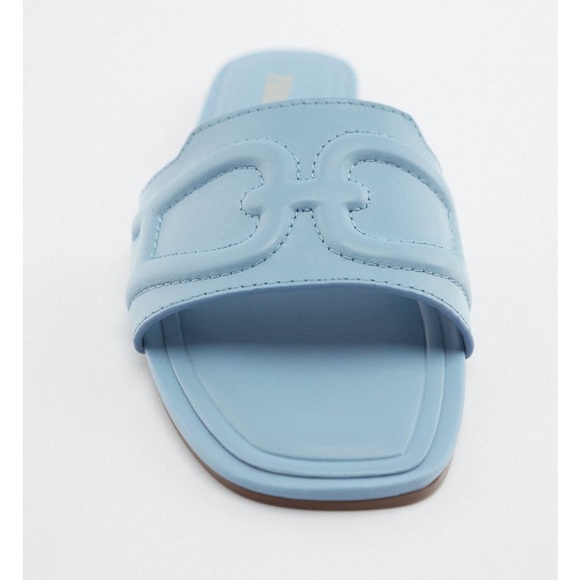 ZARA FLAT TEXTURED LEATHER SANDALS - Picture 3 of 5